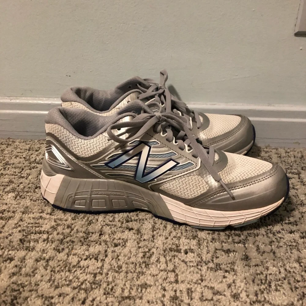 New Balance 1340v3 Gray & Silver Tennis Shoes Size 9.5